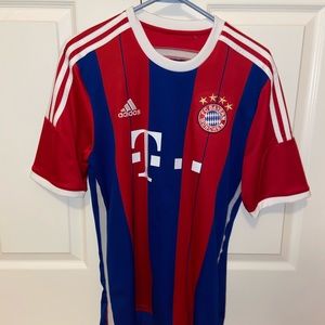 Bayern Munich Soccer Jersey Mens Medium